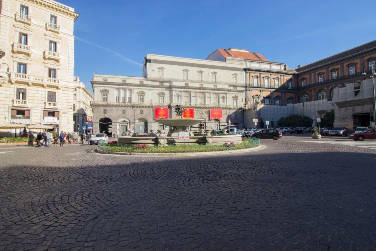 Carafa's Central By Hhn * Neapel